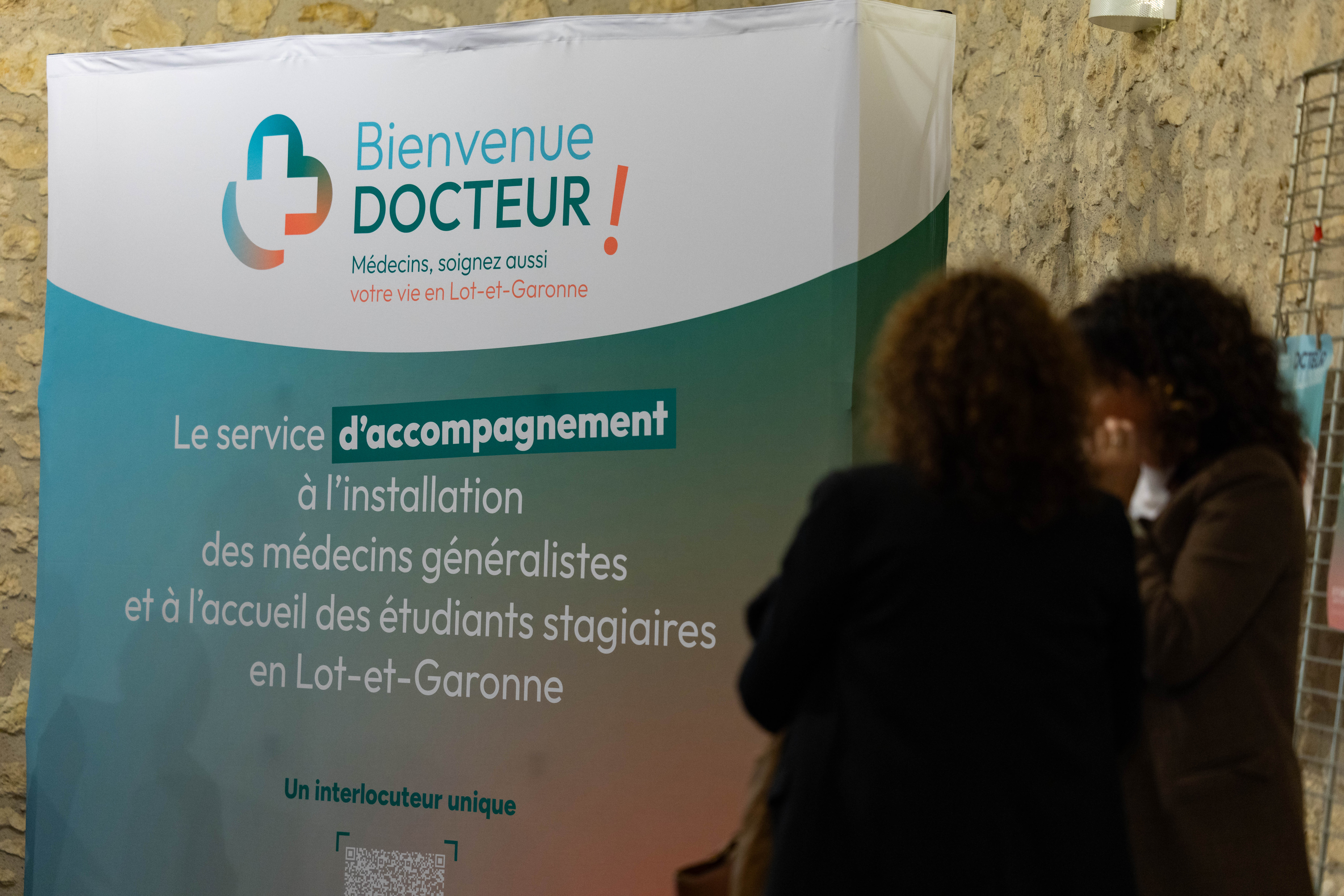 Panneau Bienvenue Docteur pendant l'évènement d'officialisation de la plateforme